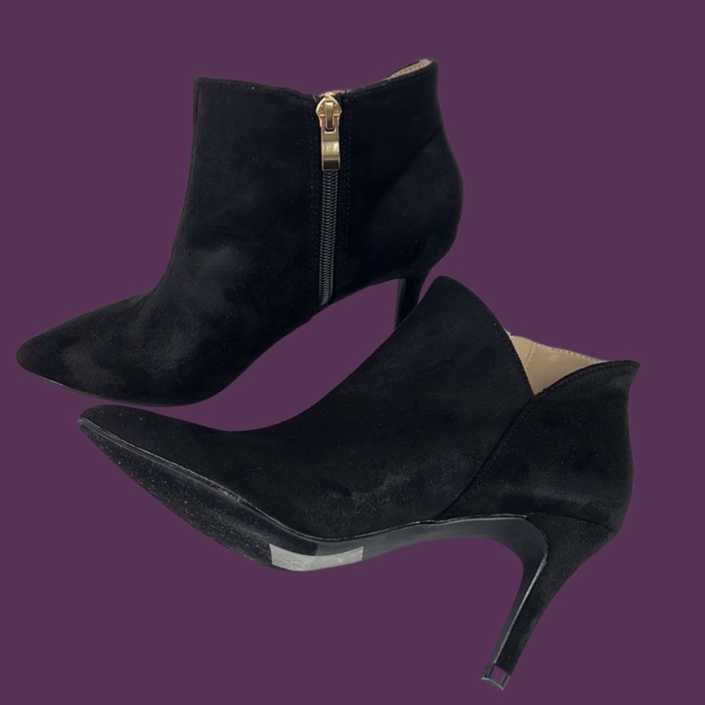 New York & Co Deep Side V Faux-suede Bootie
